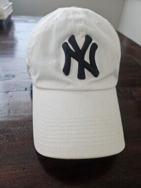 Genuine MLB, Nike Heritage Dri-Fit White NY YANKEE Baseball Cap